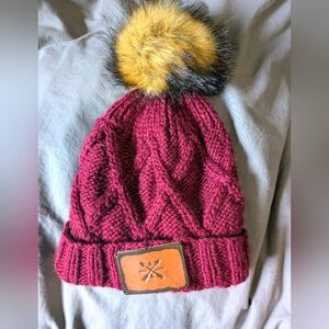 Knit beanie AK chicks company fur pom pom removable